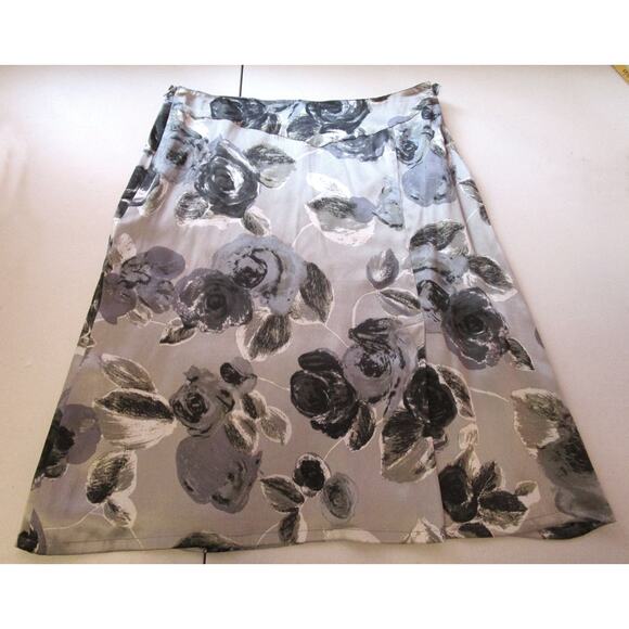 PIAZZA SEMPIONE Italy DESIGNER Silk Skirt Black Gray Roses Midi 42 6 Whimsigoth - Picture 3 of 12